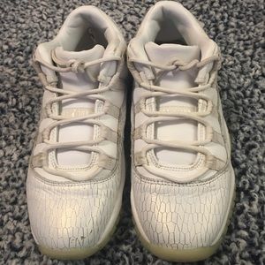Air Jordan 11 Retro ‘Frost White’ Gum bottoms